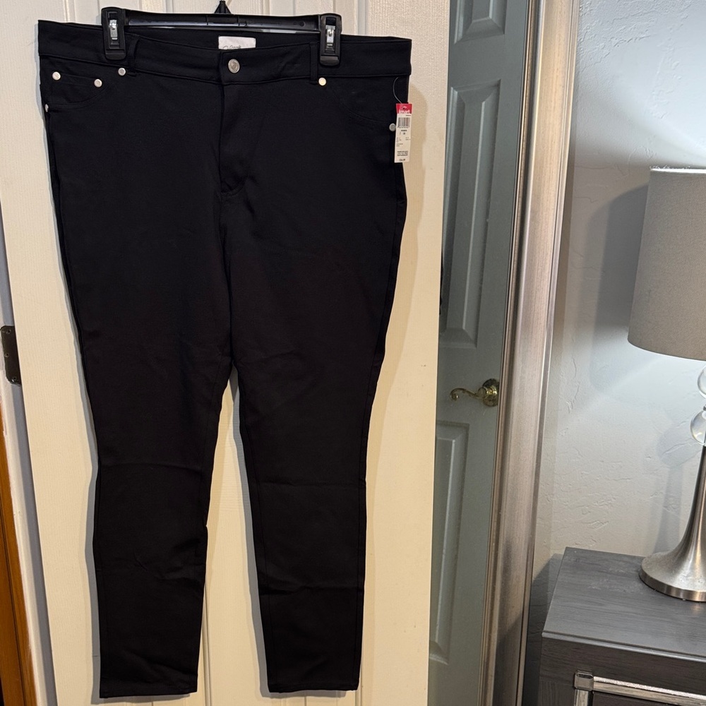 Jaclyn Smith Black Women's Pants